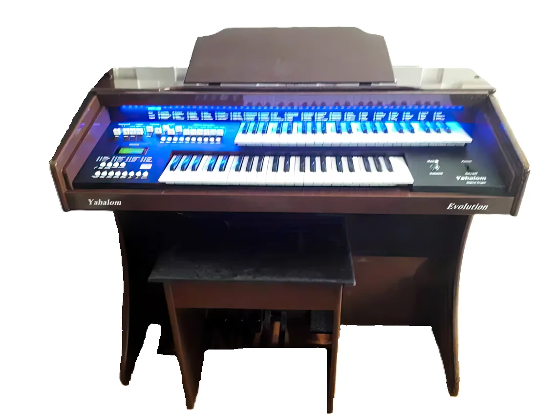 Apresentando o Órgão Eletronico Yahalom Evolution: uma obra-prima musical que vai encantar seus sentidos e elevar sua experiência sonora a patamares surpreendentes! Com um design elegante e recursos avançados, este órgão eletrônico foi projetado para atender aos desejos dos músicos mais exigentes. Sinta-se envolvido por uma performance musical imersiva com o Evolution. Com um visor de LCD em cristal líquido, você terá total controle e precisão em suas configurações, tornando cada nota uma obra de arte. O sistema multimídia integrado leva sua experiência musical a um novo nível. Explore os 30 sons diferentes de órgão, além de uma ampla variedade de timbres, incluindo piano digital. Deixe sua criatividade fluir e descubra novos horizontes musicais. Desfrute de total conforto com a banqueta baú almofadada, projetada para oferecer suporte e ainda proporcionar espaço para guardar seus hinos e métodos musicais preferidos. Com o sistema digital e analógico Draw Bar, você terá controle total sobre a sonoridade do órgão. Os teclados superior e inferior com 44 notas cada oferecem uma extensão musical incrível, permitindo que você explore todo o seu potencial artístico. A pedaleira com 13 notas e seus 100 timbres exclusivos proporcionam uma experiência de tocar completa. Conecte facilmente o Evolution a amplificadores de igrejas e desfrute de um som potente e envolvente. Com 100 sons diferentes no teclado superior "UPPER" e 100 timbres "PRESET'S GM" selecionáveis, você terá uma gama de possibilidades musicais à sua disposição. Os controles de Draw Bar ajustáveis permitem personalizar o som de acordo com suas preferências. Experimente a função DUAL VOICE, que permite que os preset's toquem em conjunto com a registração, adicionando camadas de profundidade e expressão à sua música. Os efeitos especiais, como sustain, vibrato e balanço, proporcionam uma sonoridade rica e autêntica. Com 32 ritmos e variações com auto-acompanhamento, você terá uma orquestra completa ao seu alcance. Liberte sua criatividade e explore novos estilos musicais com facilidade. O Evolution vem com um amplificador alternado de 110v/220v, garantindo que você possa desfrutar de sua música em qualquer lugar. Com alto-falantes super potentes de 500 Watts, cada nota ganha vida com clareza e potência impressionantes. E como um brinde especial, o Evolution apresenta uma linda iluminação de LED azul por baixo do painel, adicionando um toque de elegância e sofisticação ao seu ambiente musical. Adquira agora o Órgão Evolution e mergulhe em uma experiência musical incomparável. Aproveite nossa oferta exclusiva de parcelamento em até 15 vezes no boleto e transforme seus sonhos musicais em realidade. Eleve sua música a novos patamares de excelência com o Evolution.