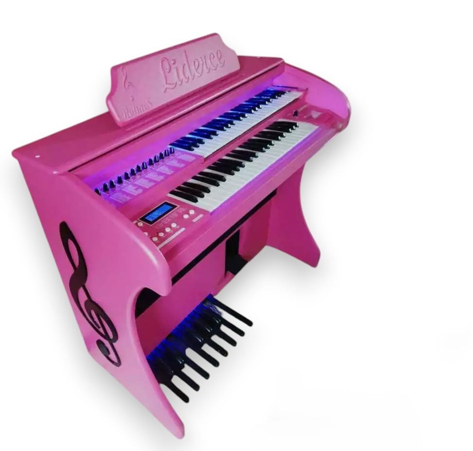 Descubra o Orgão Eletronico Celestion Plus Rosa, o órgão que vai iluminar sua música! O Celestion Plus é o órgão que você sempre sonhou em ter. Ele tem tudo o que você precisa para tocar com qualidade, estilo e praticidade. Veja só: - Som potente e de alta qualidade, com 150 Watts de potência e efeitos especiais incríveis - Design diferenciado, com luz neon que ilumina as teclas e a pedaleira, clave de sol na lateral e seu nome gravado na madeira - Tecnologia avançada, com controle remoto, conexão USB, entrada para pen drive e cartão de memória, visor LCD e 127 sons diferentes - Versatilidade, com 44 notas nos teclados superior e inferior, 13 notas na pedaleira, 16 ritmos e 3 memórias de sons - Durabilidade, com gabinete em MDF e acabamento em PVC E o melhor de tudo: cobrimos qualquer oferta da concorrência e damos descontos tanto à vista quanto a prazo! Não perca essa oportunidade única de adquirir o órgão eletrônico Celestion Plus