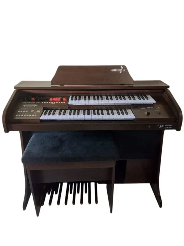 Órgão Eletronico Harmonia HS75 Marrom/Castanho 1 Órgão Eletronico Harmonia HS75 Marrom/Castanho, o modelo ideal para tocar os hinos CCB com emoção e harmonia