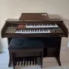 Órgão Eletronico Harmonia HS75 Marrom/Castanho 4 Órgão Eletronico Harmonia HS75 Marrom/Castanho, o modelo ideal para tocar os hinos CCB com emoção e harmonia