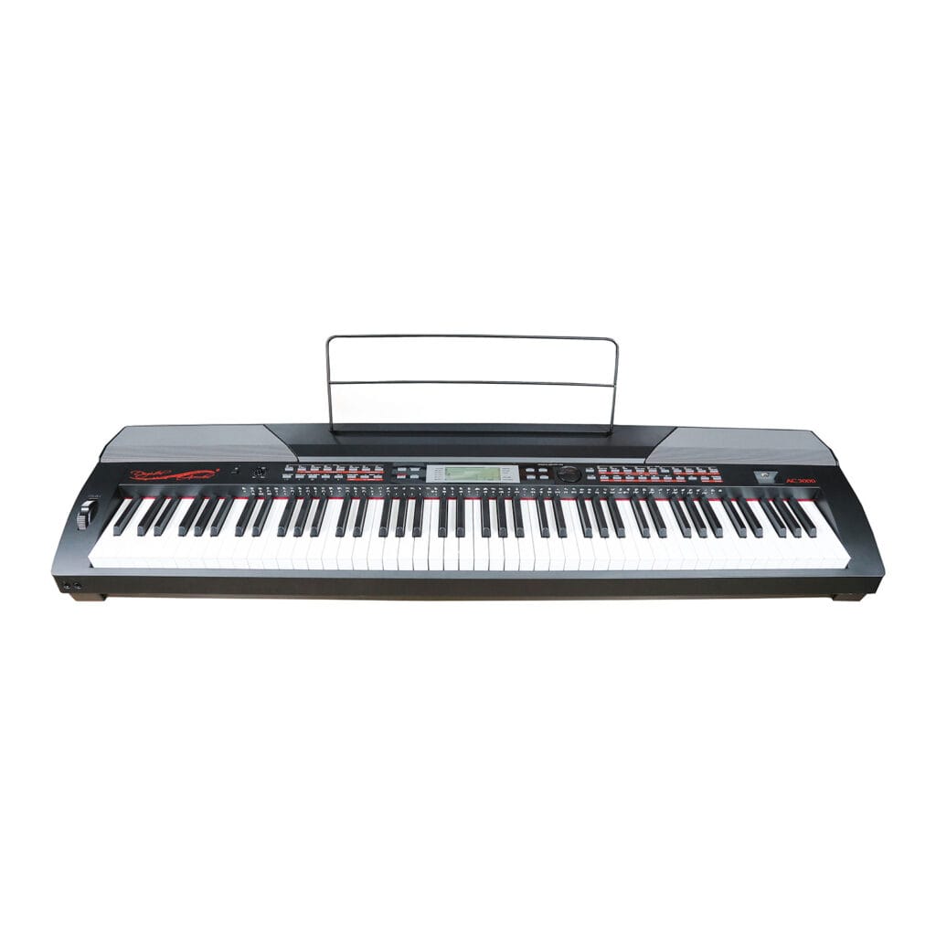 Início 33 O Piano Digital Acordes AC 3000 Portátil é um instrumento de alta qualidade, projetado para oferecer uma experiência musical excepcional para pianistas de todos os níveis. Com uma combinação de tecnologia avançada e design elegante, este piano digital é ideal para performances ao vivo, gravações de estúdio, e prática em casa.