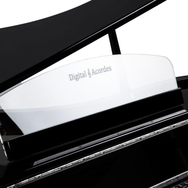 Piano Digital Acordes AC 3000 Caudinha – compacto, elegante e versátil. Com 88 teclas de ação de martelo, 600 vozes, 230 estilos e conectividade USB MIDI, é ideal para igrejas, estudantes e músicos que buscam realismo e tecnologia em um só instrumento.