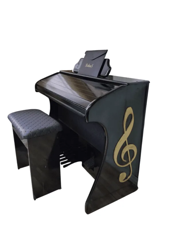 Apresentamos o Órgão Eletronico Rohnes RS-49, um instrumento completo e versátil para músicos de todos os níveis. Veja só algumas das suas características: Potência de 150 Watts PMPO, com um auto falante de 12" e um tweeter de 2,5" Bivolt Automático (110/220) Visor LCD para fácil visualização de configurações e ajustes Conexões MIDI com USB e Bluetooth para integração com outros dispositivos e softwares 3 memórias de registro para salvar e recuperar ajustes personalizados Transposer para ajustar a tonalidade da música Metrônomo para auxiliar no controle de tempo O teclado superior do RS-49 possui 49 notas, com 4 registros de draw bar: Flute 16, Voice 8, Flute 2 e String 1. Há 127 timbres "PRESET'S - GM" selecionáveis através de um visor numérico. O teclado inferior também possui 49 notas, com 2 registros de draw bar: Flute 8 e Voice 4, e 127 timbres "PRESET'S - GM" selecionáveis através de um visor numérico. A pedaleira possui 13 notas, com 1 registro: Bass 16/8, e 127 timbres "PRESET'S - GM" selecionáveis através de um visor numérico. Há também a função de Sustain. O RS-49 apresenta vários efeitos especiais, incluindo Vibrato, Reverb/Chorus, Sustain Upper e Balanço (Upper-Lower). Há ainda 16 ritmos diferentes disponíveis: Valsa, Marcha, Rock, Samba, Bossa, Tango, Guarania, Mabo, Ballad, Swing, Disco, 16 Beat, Tarantela, Baião, Beguine e Twist. O RS-49 possui função Start/Stop, controle de volume e velocidade de ritmo, além de acompanhar automaticamente a música. Com design elegante e moderno, o RS-49 é a escolha perfeita para músicos que buscam qualidade, praticidade e versatilidade em um único instrumento.
