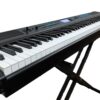 O Piano Digital Portátil Slim Medeli é um instrumento compacto e elegante, perfeito para músicos de todos os níveis. Com 88 teclas de ação graduada, este piano oferece uma experiência de toque autêntica, semelhante à de um piano acústico, mas em um formato muito mais acessível e fácil de transportar.