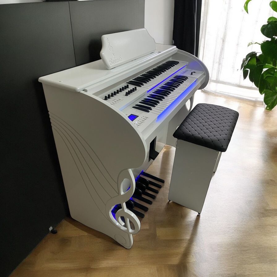 Início 16 Descubra o Órgão Eletrônico Rohnes RS-80, projetado para elevar performances em igrejas, eventos e estudos musicais em seu lar.