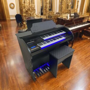 Órgão Eletrônico Rohnes RS 40: Versatilidade e Performance para Músicos de Todos os Níveis Ideal para igrejas, eventos e estudos musicais, o Rohnes RS 40 une tecnologia avançada e design robusto em um instrumento completo. Com teclado duplo de 44 notas e pedaleira de 13 notas, ele oferece recursos profissionais para quem busca qualidade sonora e praticidade.