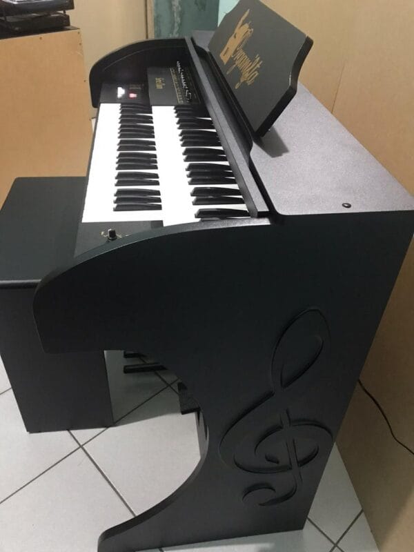 Órgão Eletrônico Organista preto fosco