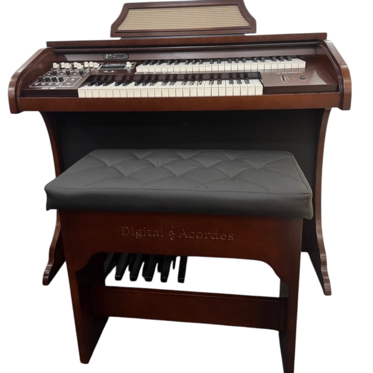Início 23 Órgão Eletrônico Digital Acordes AC400S Imbuia – teclados waterfall de 44 teclas (superior e inferior), drawbars 16”, 8”, 4”, 2”, 1” no manual superior e Pipe Organ no inferior, pedaleira de 13 notas, 50 ritmos com BPM, metrônomo, dual voice, 5 memórias e módulo multimídia USB/Bluetooth/Rádio/P2. Amplificação estéreo 70W RMS, LCD 20×04, bi-volt, móvel em MDF com laterais de 25 mm e banqueta estofada com baú.