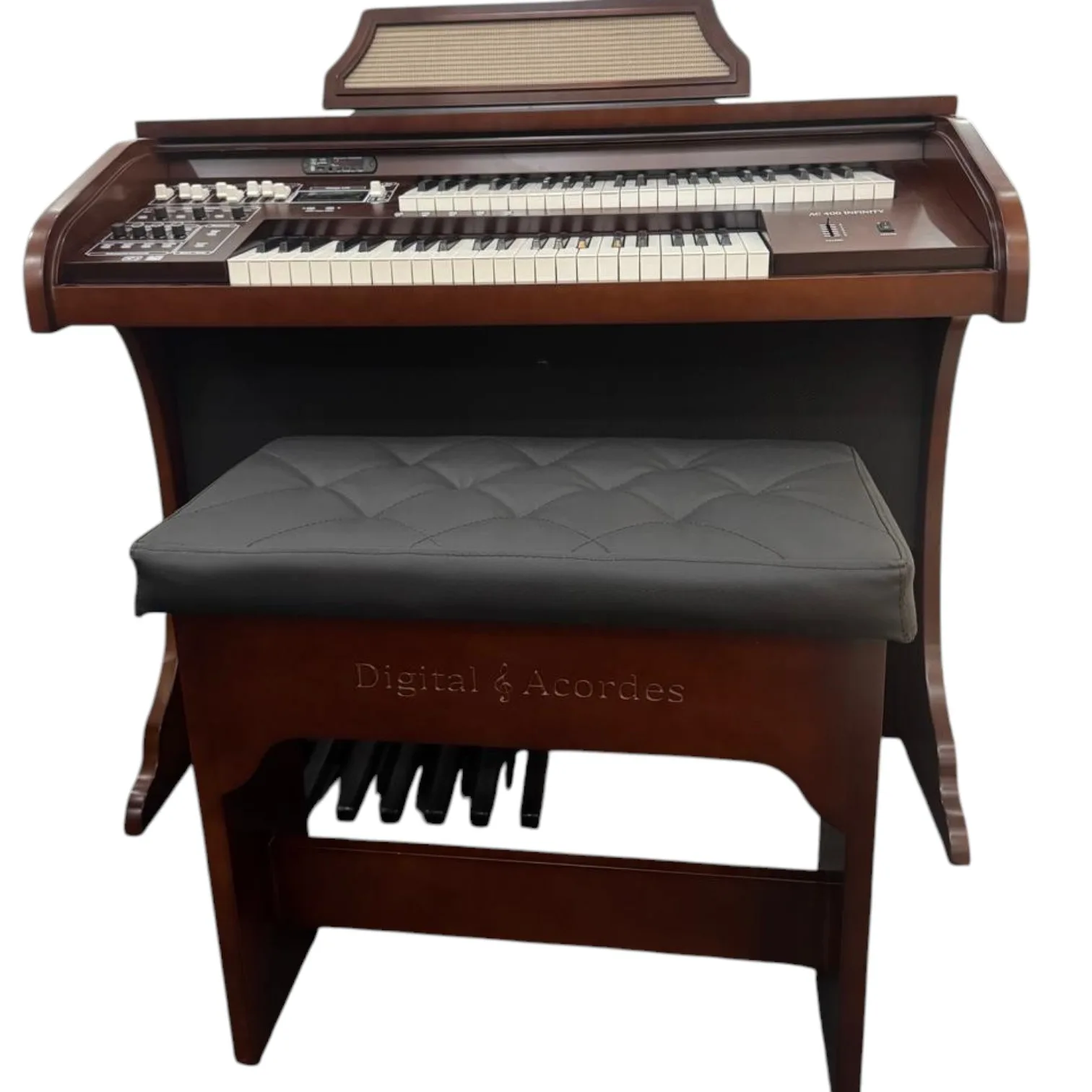 Órgão Eletrônico Digital Acordes AC400S Imbuia – teclados waterfall de 44 teclas (superior e inferior), drawbars 16”, 8”, 4”, 2”, 1” no manual superior e Pipe Organ no inferior, pedaleira de 13 notas, 50 ritmos com BPM, metrônomo, dual voice, 5 memórias e módulo multimídia USB/Bluetooth/Rádio/P2. Amplificação estéreo 70W RMS, LCD 20×04, bi-volt, móvel em MDF com laterais de 25 mm e banqueta estofada com baú.